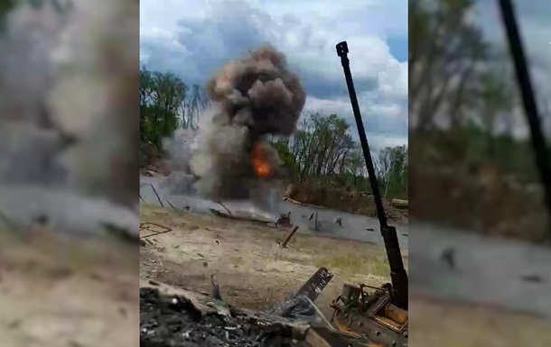 ВСУ взорвали вражеский понтонный мост на Луганщине