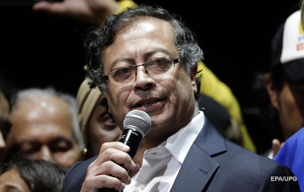Former guerrilla Gustavo Petro becomes president of Colombia
