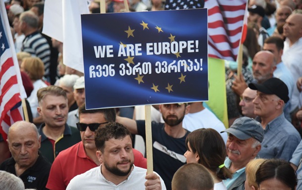 Грузинский Майдан. В Тбилиси собрался митинг за евроинтеграцию