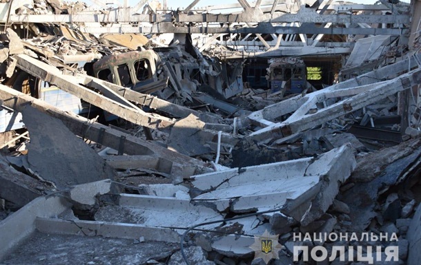 Росія завдала ракетного удару по будівлі метрополітену в Харкові