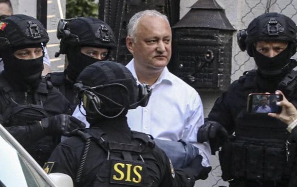 В Молдове арестовали имущество Додона