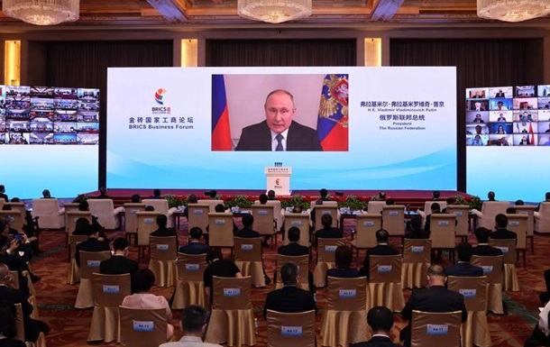 Путін закликає решту країн БРІКС до співпраці з Росією