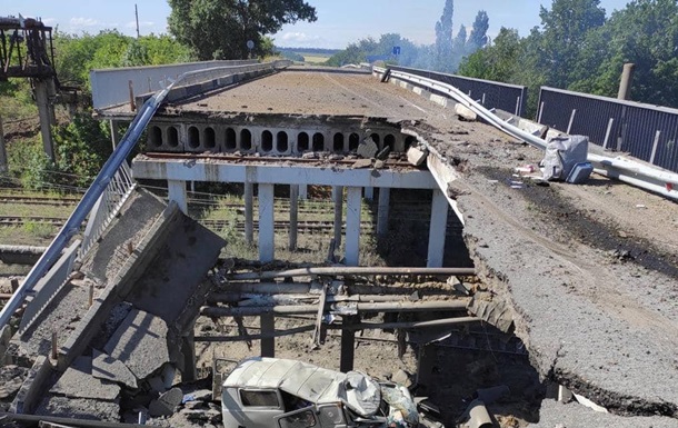 РФ уничтожает дороги и мосты, ведущие в Лисичанск