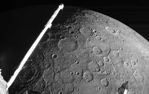Зонд BepiColombo показал снимок Меркурия