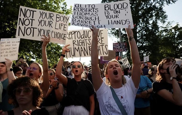 В США массово протестуют против запрета на аборты