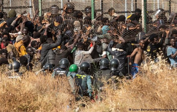Під час штурму іспанського ексклаву Мелілья у Марокко загинуло 18 мігрантів