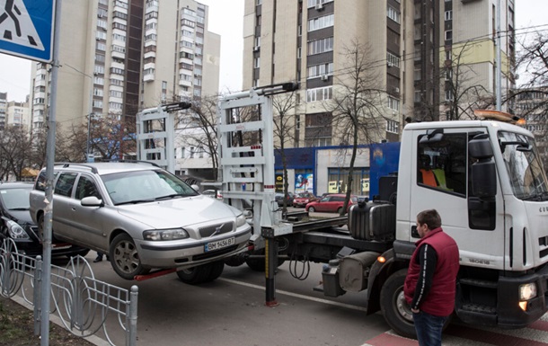 In Kyiv, they can confiscate a car without mufflers