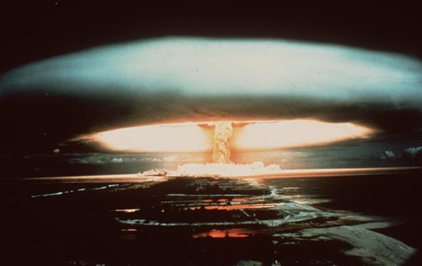 Ядерна зброя: світ вчиться  любити  атомну бомбу?