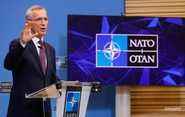 НАТО вітає постачання Україні всіх типів зброї - генсек