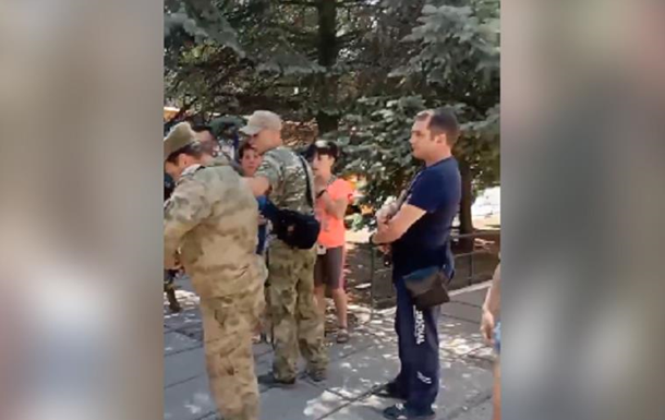 В Донецке митинговали против принудительной мобилизации 