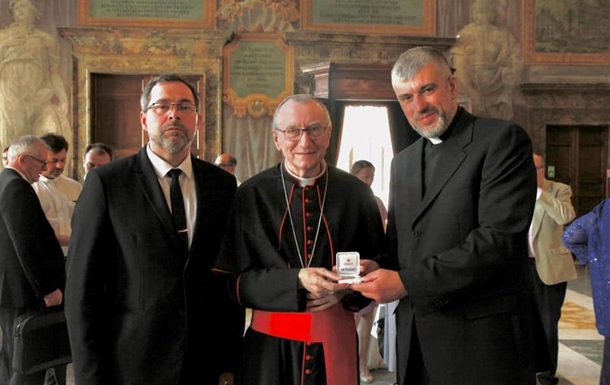 Ватикан выпустил медаль посвященную Украине