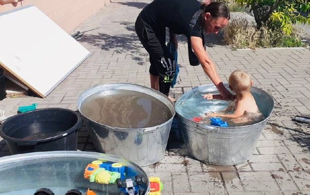 В Мариуполе люди на улицах теряют сознание - Андрющенко