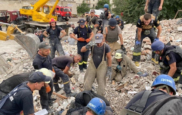 В Часовом Яру достали из-под завалов еще одного погибшего 