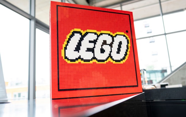 Lego припиняє діяльність у Росії