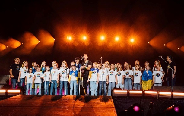 Coldplay виступила з українськими дітьми