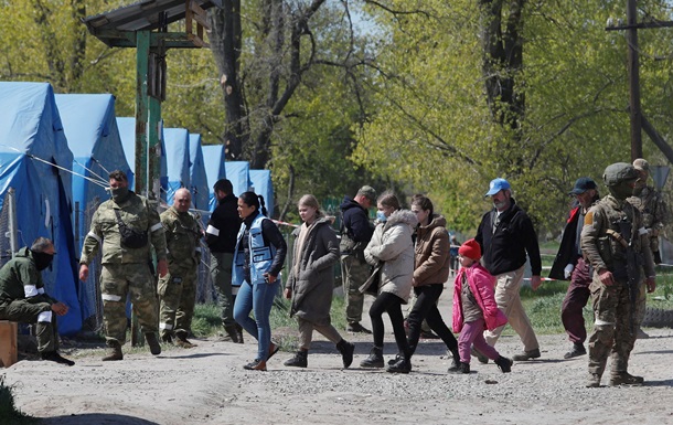 Фонд Ахметова создал справочник для депортированных в Россию украинцев