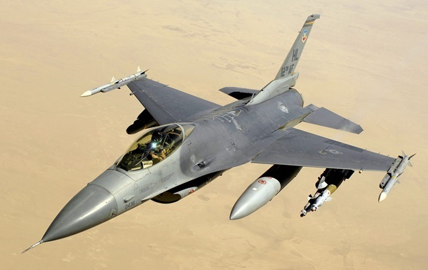 В США предложили оплатить обучение украинских пилотов на F-16