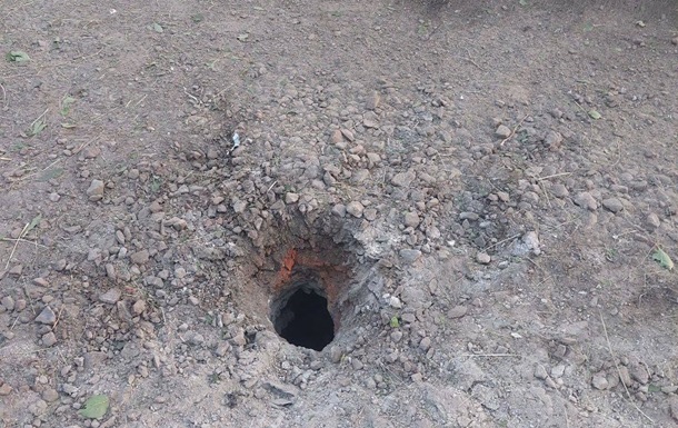 Захватчики ударили по поселку на Харьковщине: погиб человек