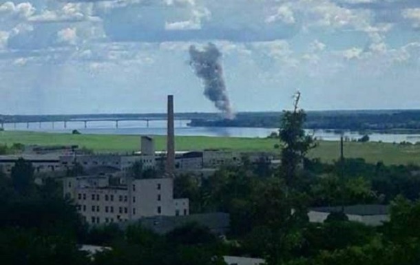 Під удар потрапив стратегічний міст у Херсоні