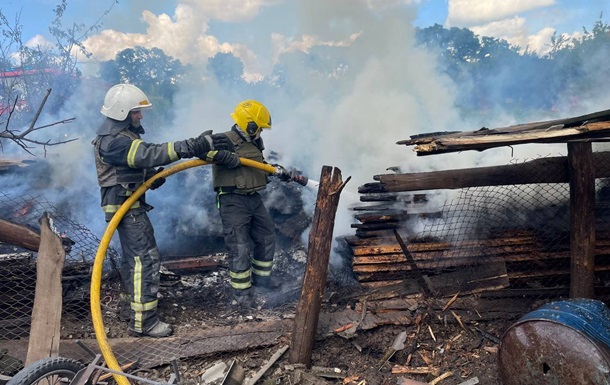 На Харьковщине из-за обстрелов вспыхнуло восемь пожаров