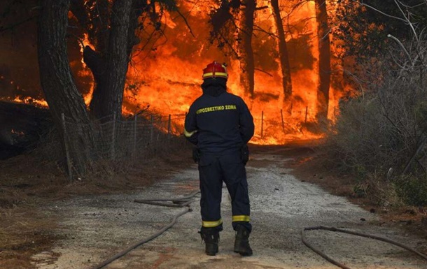 В Греции бушуют более полусотни лесных пожаров