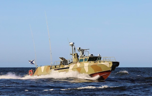 Появилось фото поврежденного российского катера Раптор