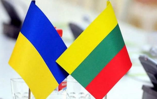 Литва надасть Україні 10 бронемашин, боєприпаси та антидрони