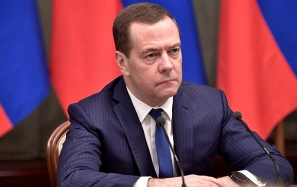 Медведєв заявив про  плани  щодо України та Грузії - соцмережі