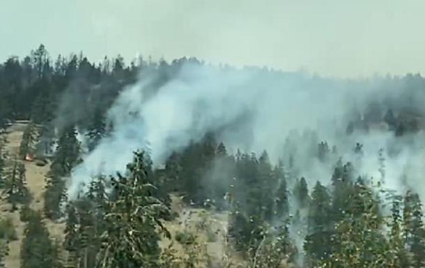 На заході Канади спалахнула лісова пожежа: населення евакуюють