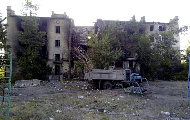 В Северодонецке падают поврежденные многоэтажки
