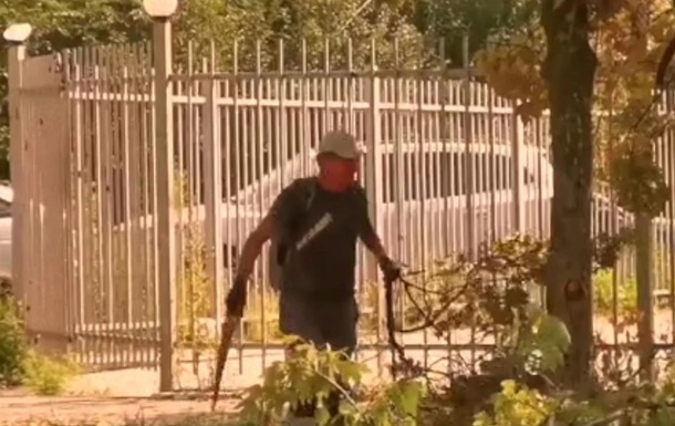 Оккупанты для заготовки дров  вырезают  зеленые зоны Мариуполя - мэрия