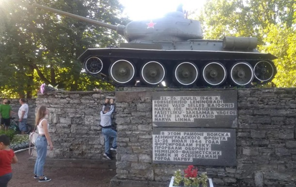 Естонія демонтує всі пам ятники часів СРСР