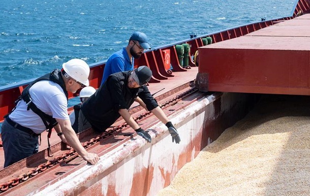 СКЦ дозволив вихід трьох суден із українським зерном