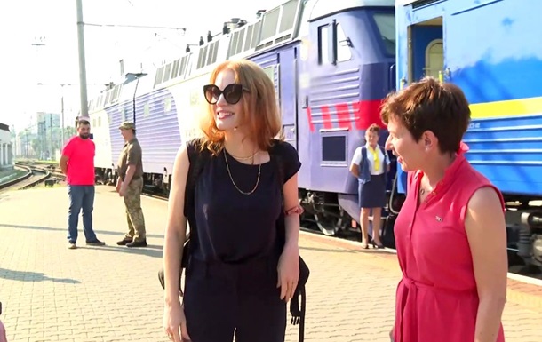 Звезда фильма Опасная игра Слоун приехала в Киев