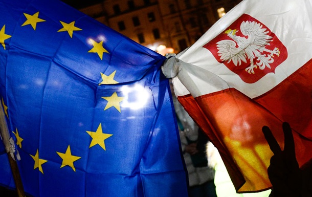 Польша грозит ЕС последствиями за блокирование COVID-средств