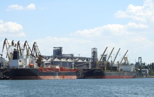 Враг атаковал портовую инфраструктуру Николаевщины - ОК Юг