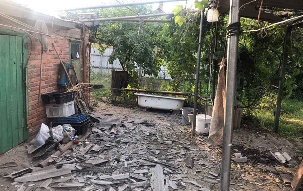 Агрессор ночью обстрелял Славянск, разрушены дома