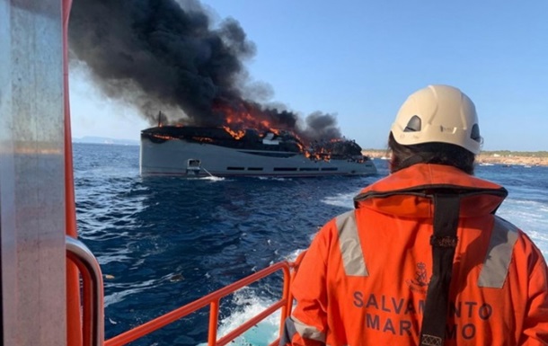 В Іспанії згоріла супер яхта, вартістю близько $23 млн