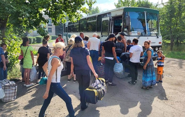 Эвакуированы три четверти жителей Донецкой области