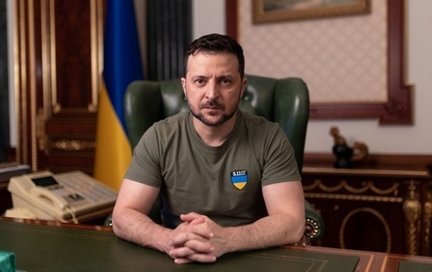 Зеленский объяснил, почему украинцев не предупредили заранее о нападении РФ