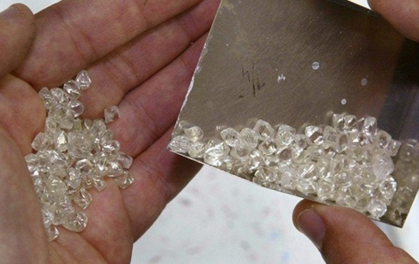 Захід хоче офіційно визнати `кривавими` діаманти та алмази з РФ - ЗМІ