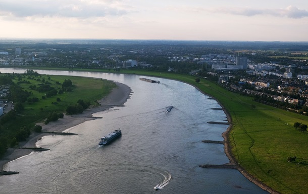У Нідерландах рівень води в Рейні досяг історично низької позначки