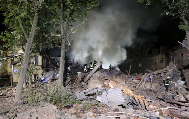 В Харькове из-под завалов извлекли тела еще семерых погибших