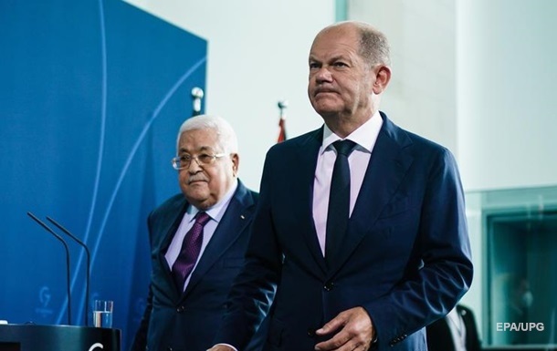Германия начала расследования против президента Палестины 