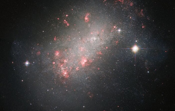 Габбл зробив фото неправильної галактики у сузір ї Овна