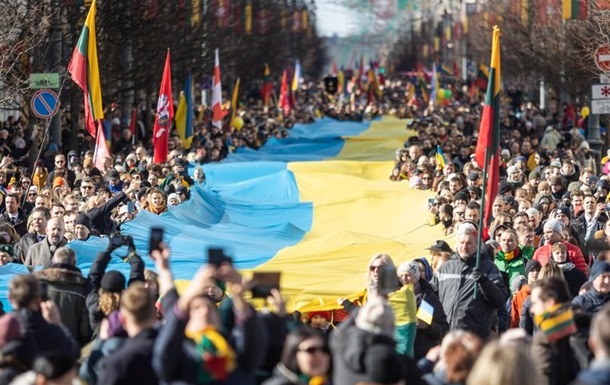 Поддержка Независимости Украины выросла почти до 100% - соцопрос
