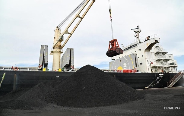 Экспорт российского угля по морю остановился - Bloomberg