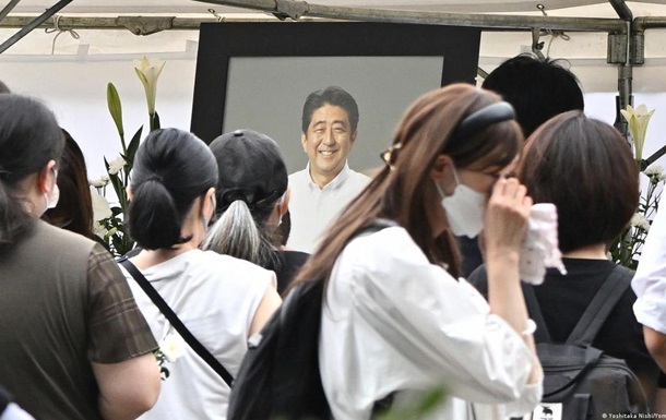 Вбивство екс-прем єра Японії: глава поліції йде у відставку