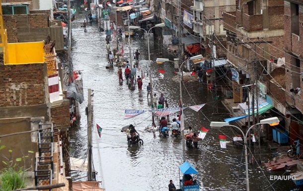 Из-за наводнений в Пакистане за два дня погибло 126 человек