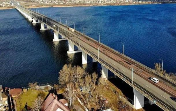 Военные РФ строят понтонную переправу вплотную к Антоновскому мосту